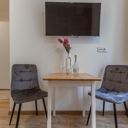 Chill Apartments Central Station Katowice Ngoại thất bức ảnh