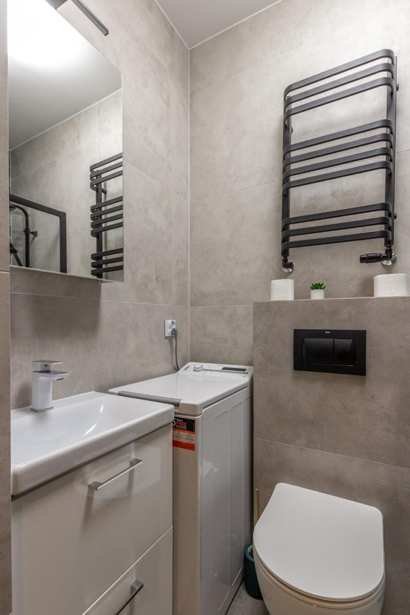 Chill Apartments Central Station Katowice Ngoại thất bức ảnh